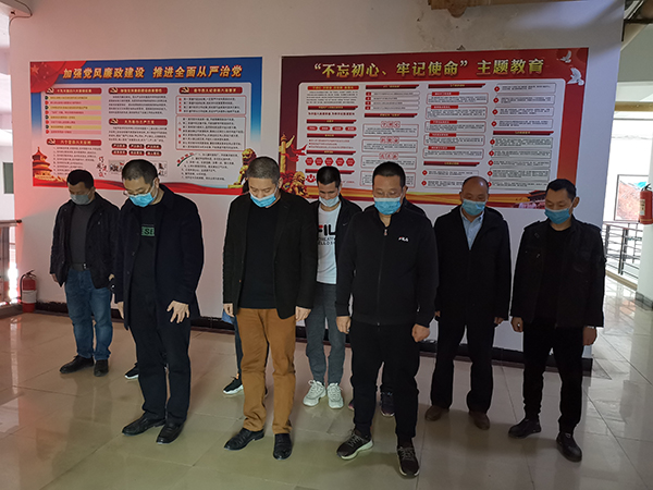 5e8d919f47b6b.jpg CBC2A6CC71674D8562984122E88FF3D4.jpg