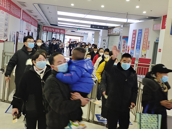 63d9d6f2ab4ab.jpg 春節(jié)出港.jpg